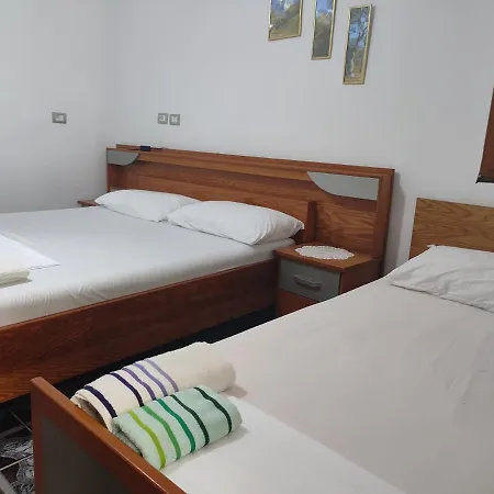 Bardha Apartmán *